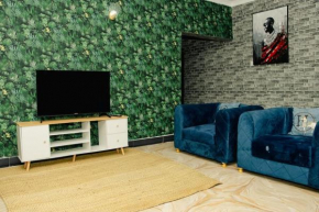 House - King Beds - 5G Wi-Fi - Hottub -PS4